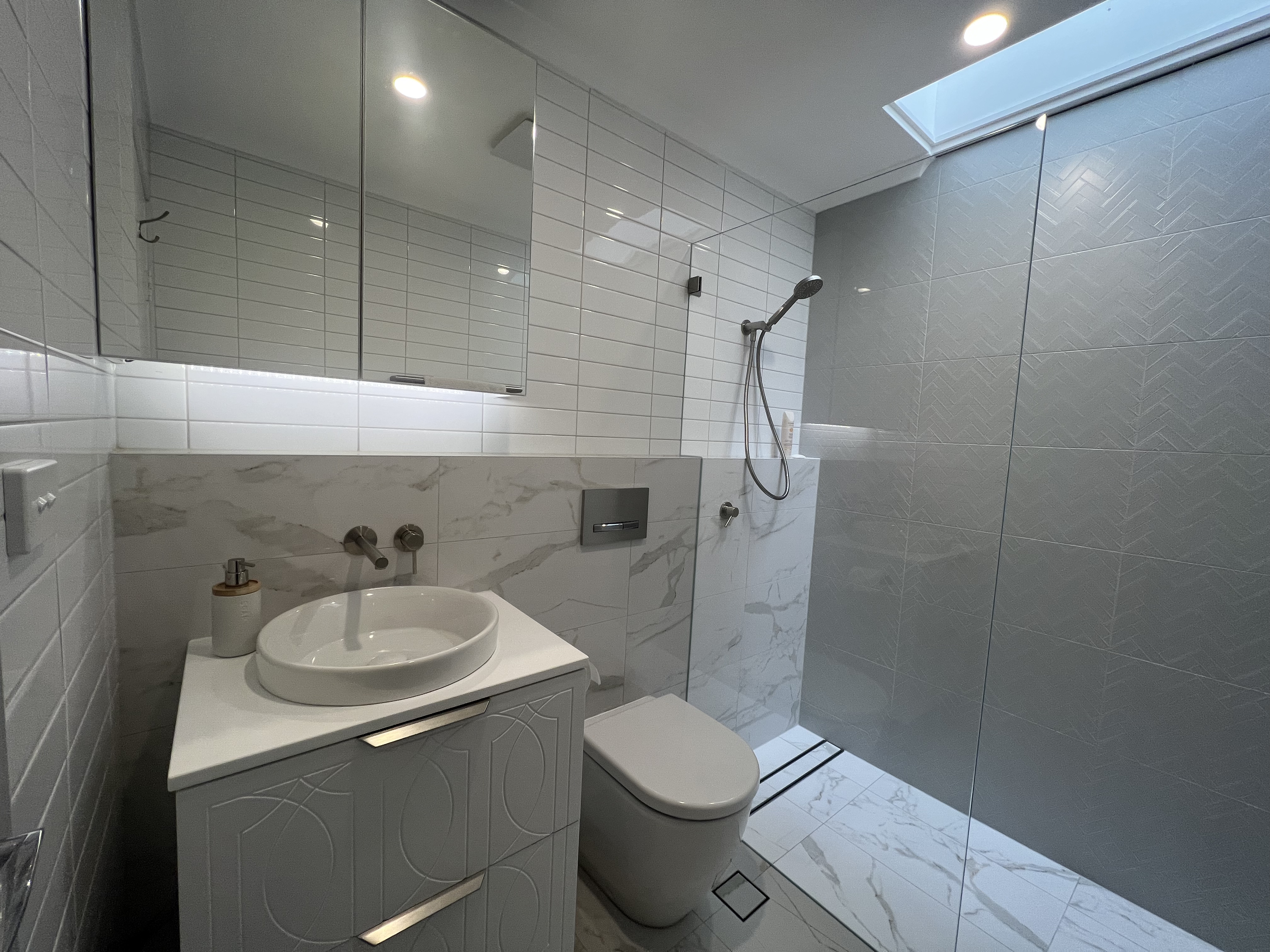 Barry Lane Neutral Bay bathroom