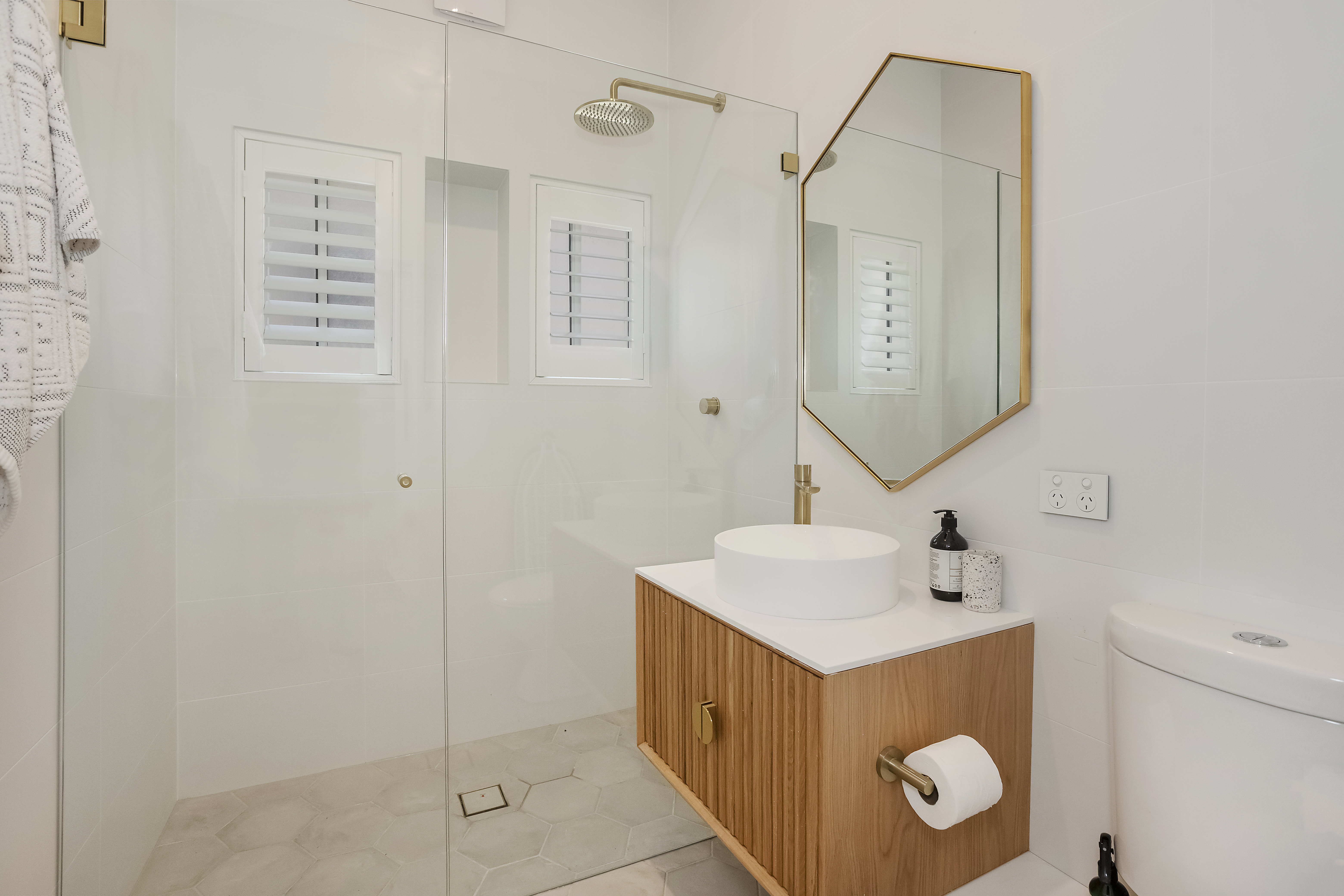 Hastings Pde North Bondi bathroom